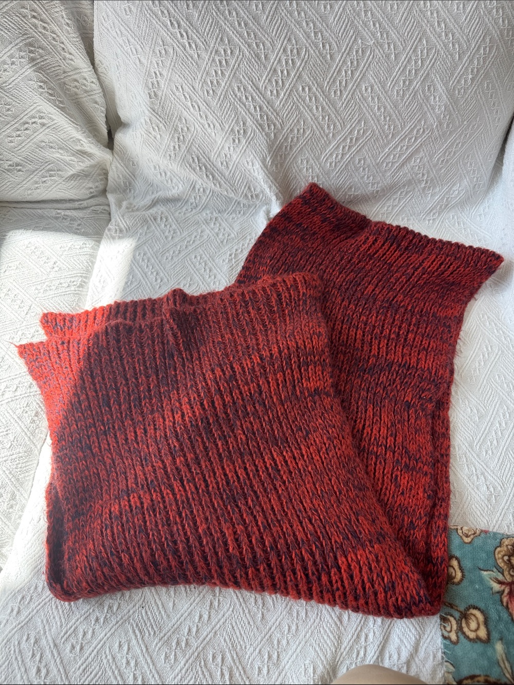 Cozy Ribbed Knit scarf - Red/Black